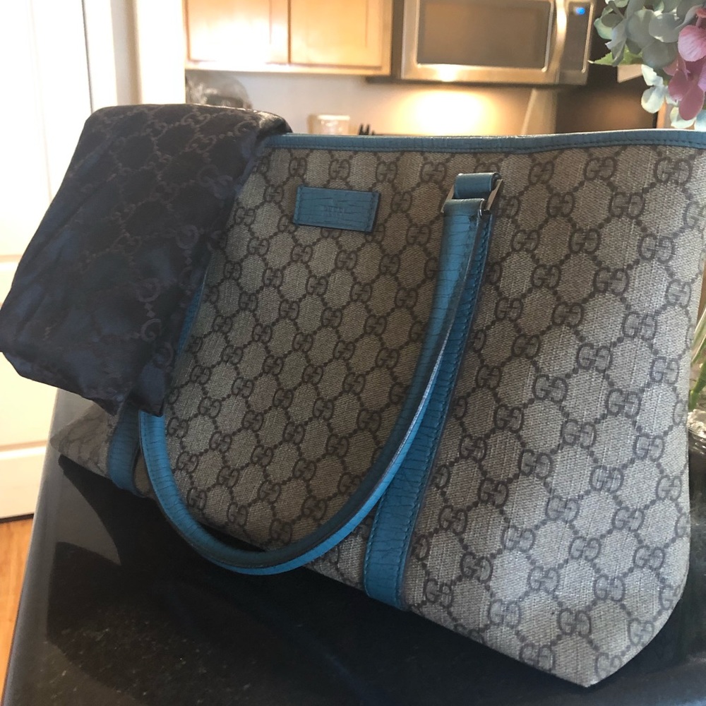 🚫SOLD🚫 Authentic Gucci GG Monogram Joy Tote - Picture 5 of 8